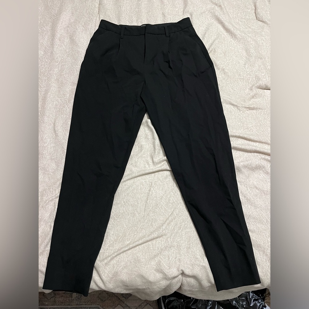 Banana Republic women’s high-rise tapered work slacks. Black. Size 0.